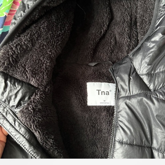 TNA aritzia the little fuzzy puff - Picture 2 of 5